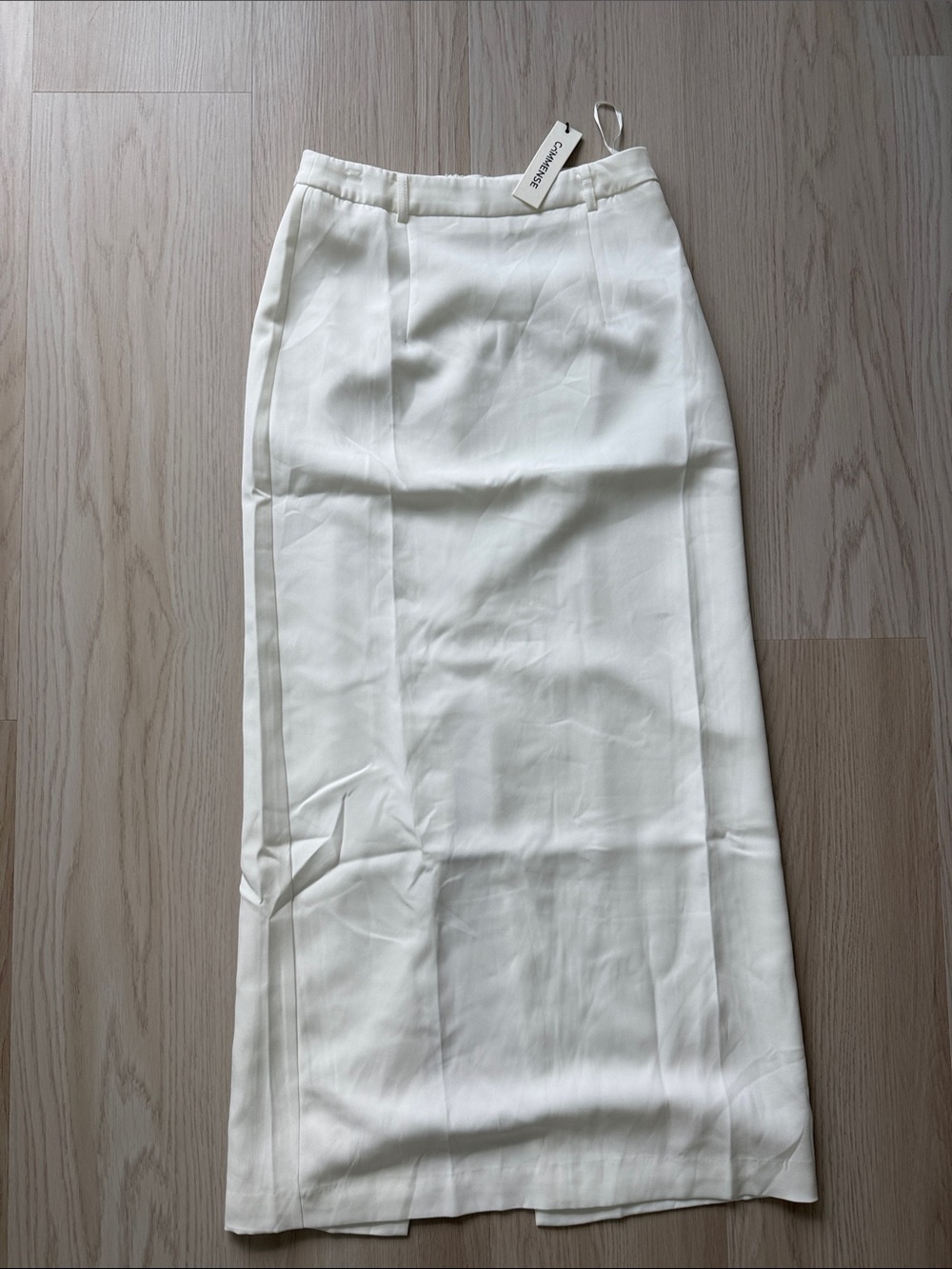 Classic White skirt by Commense Med NWT